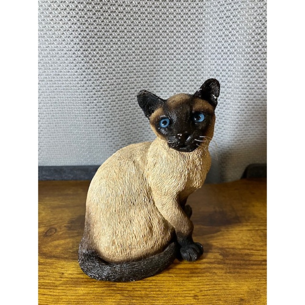 "Marty" Ceramic‎ Siamese Cat the "Whiskers Collection" by Martha Carey 1985 USA